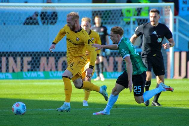 18 10 2025, xgrfx, Soccer 2 Bundesliga, Preußen Münster Dynamo Dresden v l Nils Fröling Dynamo Dresden , Luca Bolay Preußen Münster DFL DFB REGULATIONS PROHIBIT ANY USE OF PHOTOGRAPHS as IMAGE SEQUENCES and or QUASI VIDEO Münster