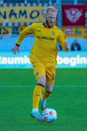 18 10 2025, xgrfx, Soccer 2 Bundesliga, Preußen Münster Dynamo Dresden v l Nils Fröling Dynamo Dresden DFL DFB REGULATIONS PROHIBIT ANY USE OF PHOTOGRAPHS as IMAGE SEQUENCES and or QUASI VIDEO Münster