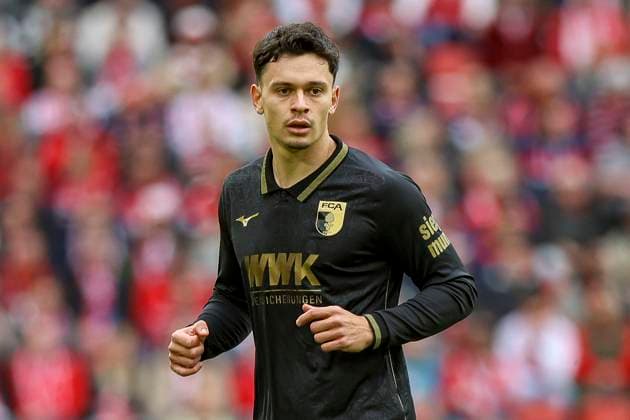 Cologne, Germany, 18 10 25 Fabian Rieder FC Augsburg looks on during the 1 Bundesliga match between 1 FC Köln vs FC Augsburg at RheinEnergieStadion Cologne RheinEnergieStadion North Rhine Westphalia Germany Copyright: xBrauer-Fotoagenturx xAdrianxSchlx