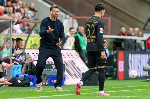 Cologne, Germany, 18 10 25 Coach Sandro Wagner gestures, gestures during the 1 Bundesliga match between 1 FC Köln vs FC Augsburg at RheinEnergieStadion Cologne RheinEnergieStadion North Rhine Westphalia Germany Copyright: xBrauer-Fotoagenturx xAdrianxSchlx