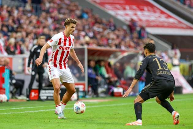 Cologne, Germany, 18 10 25 Joel Schmied 1 FC Köln in action on the ball, single action during the 1 Bundesliga match between 1 FC Köln vs FC Augsburg at RheinEnergieStadion Cologne RheinEnergieStadion North Rhine Westphalia Germany Copyright: xBrauer-Fotoagenturx xAdrianxSchlx