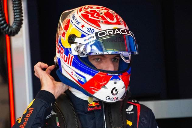 October 18, 2025: Max Verstappen (1) with ORACLE Red Bull Racing Team preparing for the Sprint Race at the Formula 1 MSC Cruises United States Grand Prix, Circuit of the Americas. Austin, Texas. CSM Austin United States of America - ZUMAc04_ 20251018_faf_c04_002 Copyright: xMarioxCantux