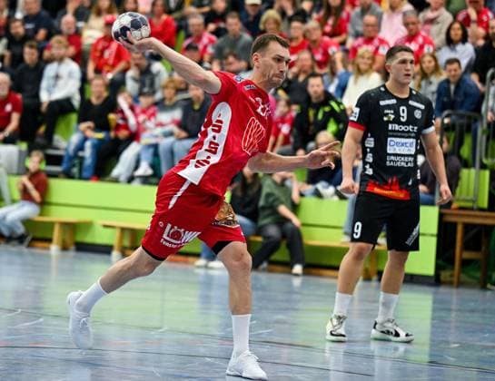 18 10 2025, xpsx, Handball 3 Liga, TV Kirchzell TV Gelnhausen v l Levgen Zhuk Kirchzell Miltenberg Bayern Germany DEU