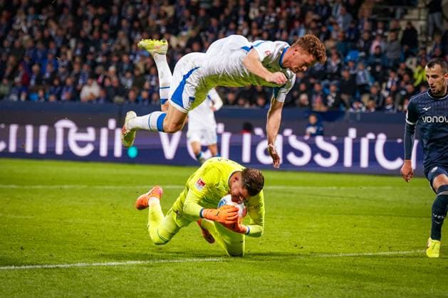 Germany Soccer 2 Bundesliga 2025 26, 9 Matchday VfL Bochum vs Hertha BSC Berlin Vonovia Ruhrstadion Bochum Sebastian Grönning Groenning Hertha BSC, 17 and Timo Horn VfL Bochum, 1 Copyright: xJOERANxSTEINSIEKx