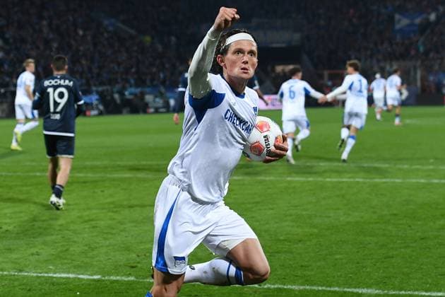 Soccer 2 Bundesliga 9 Matchday VfL Bochum Hertha BSC Berlin on 18 10 2025 at Vonovia Ruhrstadion in Bochum Goal celebration for 3 2 by Fabian Reese Berlin DFL regulations prohibit any use of photographs as image sequences and or quasi video xRx