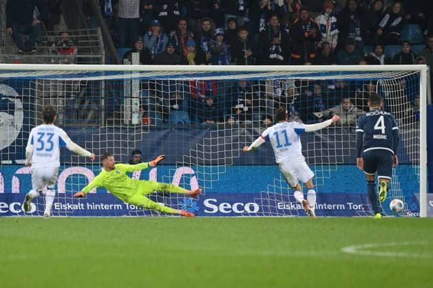 Fabian Reese Hertha BSC converts the penalty against goalkeeper Timo Horn VfL Bochum to 3 2 18 10 2025, Soccer 2 Bundesliga, Season 2025 2026, 9 Matchday, VfL Bochum Hertha BSC Berlin DFL regulations prohibit any use of photographs as image sequences and or quasi video Bochum Vonovia Ruhrstadion Nordrhein Westfalen Germany Team2