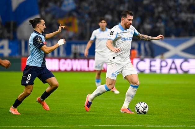 FOOTBALL : Olympique de Marseille VS Le Havre AC - Ligue 1 McDonald s - 18 10 2025 Pierre-Emile Hojbjerg (OM) - Ligue 1 McDonald™s match between Olympique de Marseille and Le Havre Athletic Club on October 18, 2025 at the Orange VÃ lodrome Stadium in Marseille. MarseilleFrance  Copyright: xWilliamxCannarellax