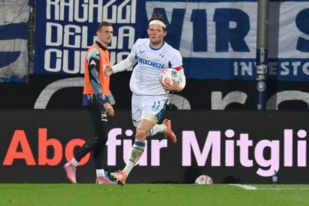 Jubel Fabian Reese Hertha BSC 18 10 2025, Fußball 2 Bundesliga, Saison 2025 2026, 9 Spieltag, VfL Bochum Hertha BSC Berlin DFL regulations prohibit any use of photographs as image sequences and or quasi video Bochum Vonovia Ruhrstadion Nordrhein Westfalen Germany Team2