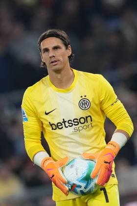Inter Milan s goalkeeper Yann Sommer during the Serie A EniLive soccer match between Roma and Inter at the Rome s Olympic stadium, Italy - Saturday October 18, 2025 - Soccer ( Photo by Alfredo Falcone LaPresse )  Copyright: xAlfredoxFalcone LaPressex