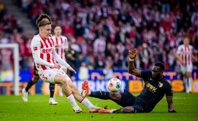 Cologne, Germany 18th Oct 2025 Isak Johannesson Cologne Samuel Essende Augsburg 1 FC Köln FC Augsburg 18 10 2025