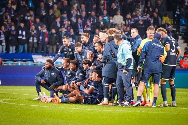 Germany Soccer 2 Bundesliga 2025 26, 9 Matchday VfL Bochum vs Hertha BSC Berlin Vonovia Ruhrstadion Bochum Joy, emotions, jubilation after the 3 2 home win for Uwe Rösler coach, VfL Bochum and the Bochum team Copyright: xJOERANxSTEINSIEKx