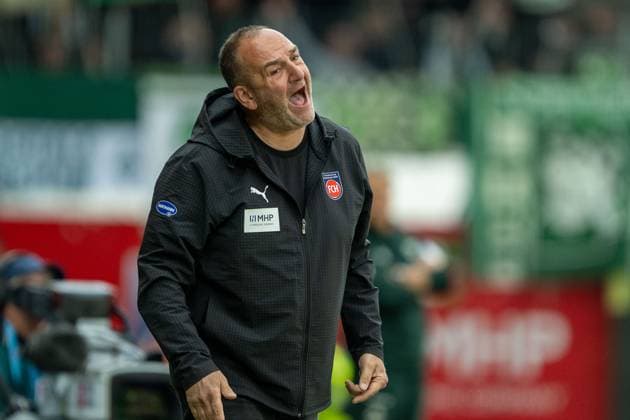 Frank Schmidt FC Heidenheim, Head Coach , GER, 1 FC Heidenheim vs Werder Bremen, Football, Bundesliga, Matchday 7, Season 2025 2026, 18 10 2025, DFL DFB REGULATES PROHIBIT ANY USE OF PHOTOGRAPHS AS IMAGE SEQUENCES AND OR QUASI VIDEO, GER, 1 FC Heidenheim vs Werder Bremen, Football, Bundesliga, Matchday 7, Season 2025 2026, 18 10 2025 Heidenheim Copyright: xEibner-Pressefotox EP_EER