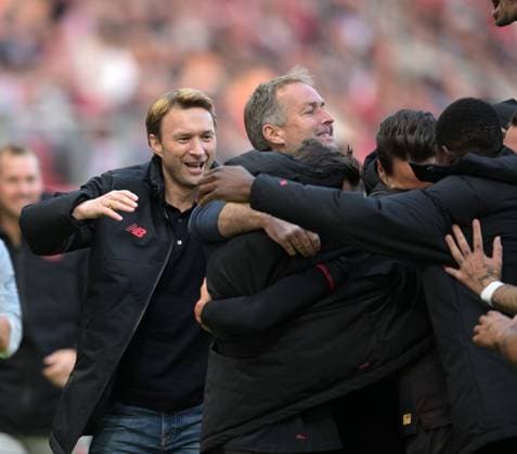 Sports director Simon Rolfes hi And coach Kasper Hjulmand Re cheer after the goal to 4 2 photographed at the Bundesliga match Mainz 05 vs Bayer 04 Leverkusen on 18 10 2025 in Mainz DFL DFB REGULATIONS PROHIBIT ANY USE OF PHOTOGRAPHS as IMAGE SEQUENCES and or QUASI VIDEO