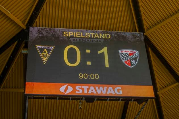 Aachen, Germany October 18, 2025 3 Liga 2025 2026 Alemannia Aachen vs FC Ingolstadt 04 In the picture The scoreboard with the final score of the match, 0 1 DFB regulations prohibit any use of photographs as image sequences and or quasi video Tivoli Nordrhein Westfalen Copyright: xFotostandx xSchäferx