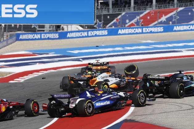 F1 GP of America, Austin, Sprint race crash, No 4 Lando Norris GBR , McLaren MCL39, Mercedes, No 81 Oscar Piastri AUS , McLaren MCL39, Mercedes Austin USA