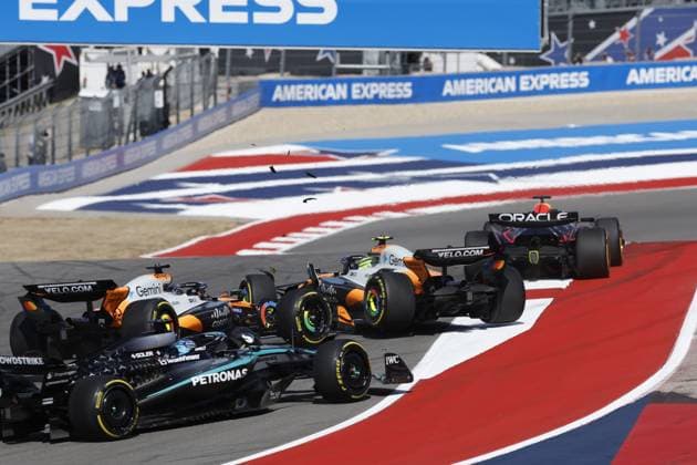 F1 GP of America, Austin, Sprint race crash, No 4 Lando Norris GBR , McLaren MCL39, Mercedes, No 81 Oscar Piastri AUS , McLaren MCL39, Mercedes Austin USA