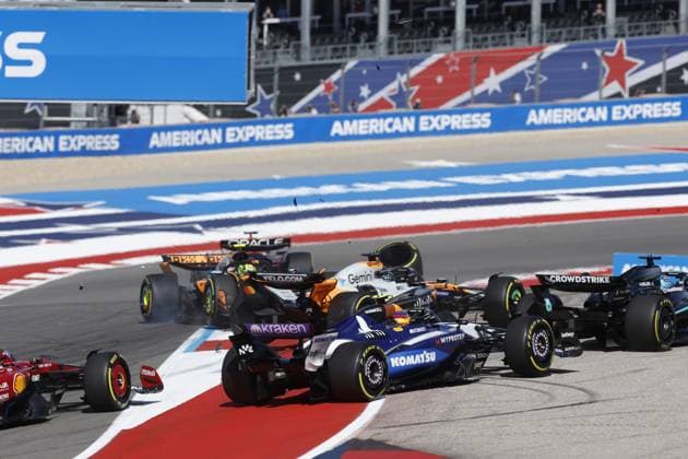 F1 GP of America, Austin, Sprint race crash, No 4 Lando Norris GBR , McLaren MCL39, Mercedes, No 81 Oscar Piastri AUS , McLaren MCL39, Mercedes Austin USA