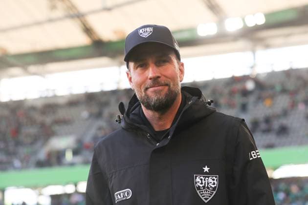VfL vs Stuttgart, 1 BL Wolfsburg, 18 10 2025, FOOTBALL VfL Wolfsburg vs VfB Stuttgart, 1 BL, Season 2025 26 Head coach Sebastian Hoeneß VfB Stuttgart Wolfsburg