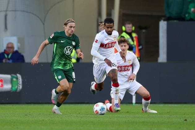 VfL vs Stuttgart, 1 BL Wolfsburg, 18 10 2025, FOOTBALL VfL Wolfsburg vs VfB Stuttgart, 1 BL, Season 2025 26 Lovro Majer VfL Wolfsburg , Lorenz Assignon VfB Stuttgart Wolfsburg
