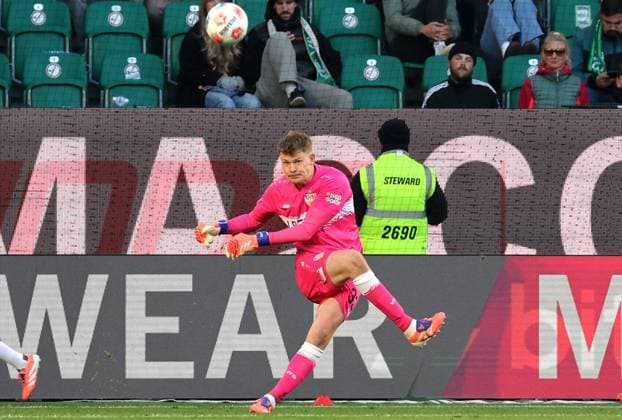 18 10 2025, Germany, Wolfsburg, Soccer Bundesliga, Season 2025 2026, VfL Wolfsburg vs VfB Stuttgart, Alexander Nübel VfB