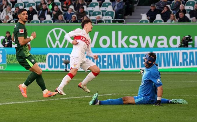 18 10 2025, Germany, Wolfsburg, Soccer Bundesliga, Season 2025 2026, VfL Wolfsburg vs VfB Stuttgart, 0 3 Goal, Scorer Angelo Stiller VfB