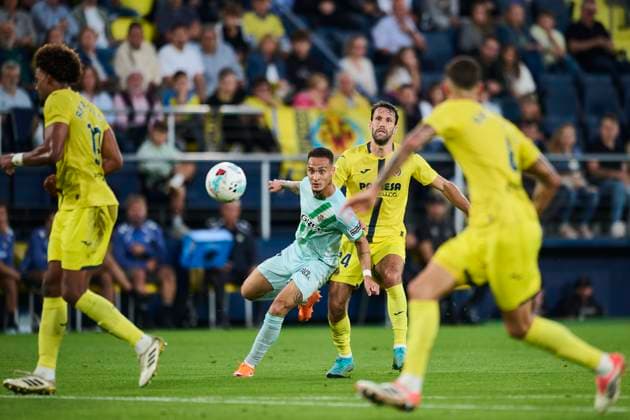 Villarreal CF and Real Betis - LaLiga EA Sports VILLARREAL, SPAIN - OCTOBER 18: Antony Matheus Dos Santos of Real Betis during to the LaLiga EA Sports match between Villarreal CF and Real Betis at La Ceramica stadium on October 18, 2025 in Villarreal, Spain. (Photo by Francisco Macia Photo Players Images Magara Press) Villarreal La Ceramica Stadium Spain Copyright: xFranciscoxMaciax
