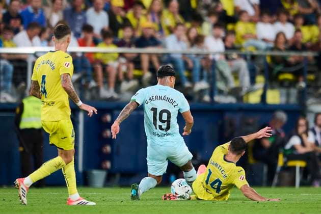 Villarreal CF and Real Betis - LaLiga EA Sports VILLARREAL, SPAIN - OCTOBER 18: Cucho Hernandez of Real Betis during to the LaLiga EA Sports match between Villarreal CF and Real Betis at La Ceramica stadium on October 18, 2025 in Villarreal, Spain. (Photo by Francisco Macia Photo Players Images Magara Press) Villarreal La Ceramica Stadium Spain Copyright: xFranciscoxMaciax