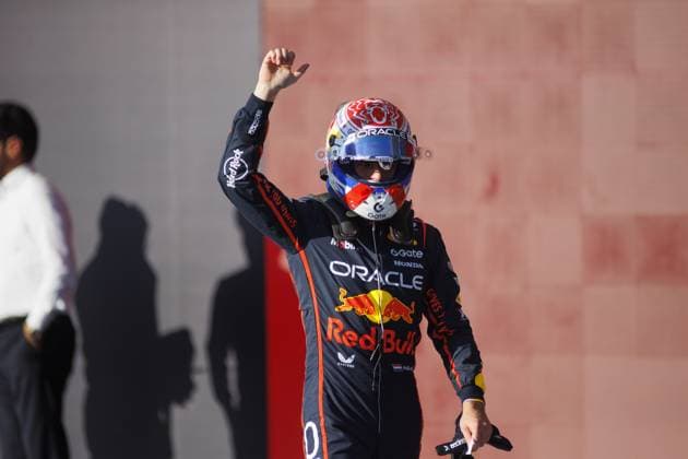 Formula 1 United States Grand Prix - Sprint AUSTIN, USA - OCTOBER 18: Max Verstappen waves to the crowd following the qualifying laps for the United States Grand Prix at the Circuit of the Americas in Austin, Texas on October 18, 2025. Jorge Salgado Anadolu Austin United States. Editorial use only. Please get in touch for any other usage.  Copyright: x2025xAnadoluxJorgexSalgadox