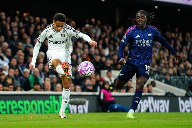 Premier League Fulham v Arsenal during the Premier League match Fulham vs Arsenal at Craven Cottage, London, United Kingdom, 18th October 2025 (Photo by Harvey Murphy News Images) Copyright: xHarveyxMurphy NewsxImagesx