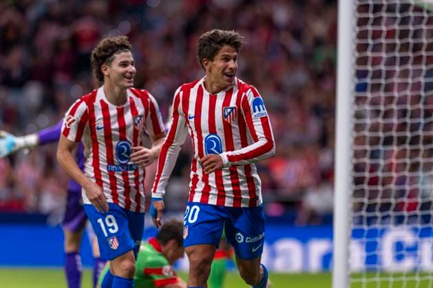 October 19, 2025, Madrid, Madrid, Spain: GIULIANO SIMEONE of ATLETICO DE MADRID celebrates a goal during the EA Sports La Liga soccer match ATLETICO DE MADRID vs. CLUB ATLETICO OSASUNA, held on October 18, 2025, at the Riad Air Metropolitano, Madrid, Spain. Madrid Spain - ZUMAc312 20251019_zsp_c312_129 Copyright: xOscarxManuelxSanchezx