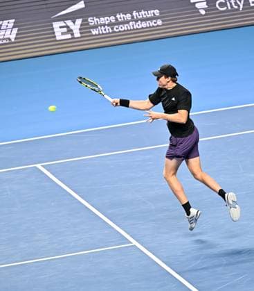 (251019) -- ALMATY, Oct. 19, 2025 -- Alex Michelsen of the United States hits a return during the men s singles semifinal match against Corentin Moutet of France at the ATP250 Almaty Tennis Open in Almaty, Kazakhstan, on Oct. 18, 2025. ) (SP)KAZAKHSTAN-ALMATY-TENNIS-ALMATY OPEN-SEMIFINAL LixRenzi 