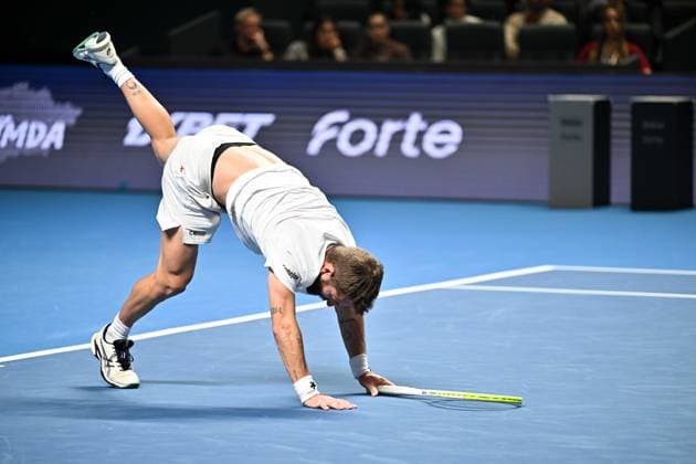 (251019) -- ALMATY, Oct. 19, 2025 -- Corentin Moutet of France reacts during the men s singles semifinal match against Alex Michelsen of the United States at the ATP, Tennis Herren 250 Almaty Tennis Open in Almaty, Kazakhstan, on Oct. 18, 2025. ) (SP)KAZAKHSTAN-ALMATY-TENNIS-ALMATY OPEN-SEMIFINAL LixRenzi 