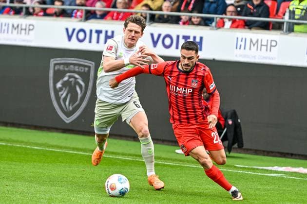 GER, 1 FBL, 1 FC Heidenheim vs SV Werder Bremen 18 10 2025, Voith Arena, Heidenheim, GER, 1 FBL, 1 FC Heidenheim vs SV Werder Bremen, pictured Jens Stage Werder Bremen, 6 , Arijon Ibrahimovic Heidenheim, 22 nordphotoxGmbHx xHafner nph00200