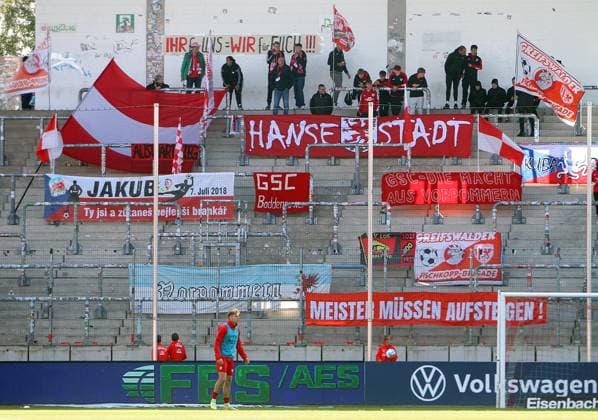 Some Greifswalder FC fans made the long journey to Zwickau to support their team Fußball Regionalliga Nordost 2025 26 FSV Zwickau Greifswalder FC 1 0 am 18 10 2025 FSV Zwickau Greifswalder FC