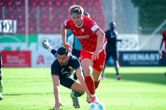 Daniel Haubner Zwickau prevails against Mike Eglseder Greifswald Football Regionalliga Nordost 2025 26 FSV Zwickau Greifswalder FC 1 0 on 18 10 2025 FSV Zwickau Greifswalder FC