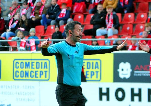 Referee Patrick Kluge Soccer Regionalliga Nordost 2025 26 FSV Zwickau Greifswalder FC 1 0 am 18 10 2025 FSV Zwickau Greifswalder FC