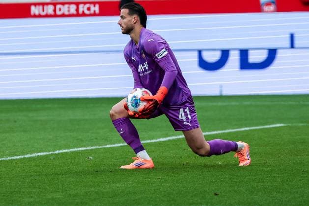 Diant Ramaj 41 1FC Heidenheim 1846 catches a ball, in action, 1 FC Heidenheim 1846 vs SV Werder Bremen, DFL, Bundesliga, Saison 2025 2026, Voith Arena, Hinrunde, 7 Spieltag, 18 10 2025 DFB regulations prohibit any use of photographs as image sequences and or quasi video Heidenheim Baden Wuerttemberg Germany Copyright: xkolbert-press MartinxAgüerax