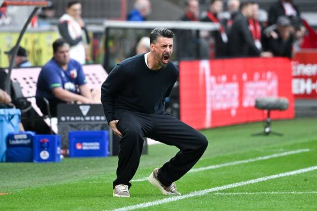 Coach Sandro Wagner FC Augsburg 18 10 2025, Football 1 Bundesliga, Season 2025 2026, 7 Matchday, 1 FC Köln FC Augsburg 1 1 DFL regulations prohibit any use of photographs as image sequences and or quasi video Koeln RheinEnergieStadion Nordrhein Westfalen Germany Team2