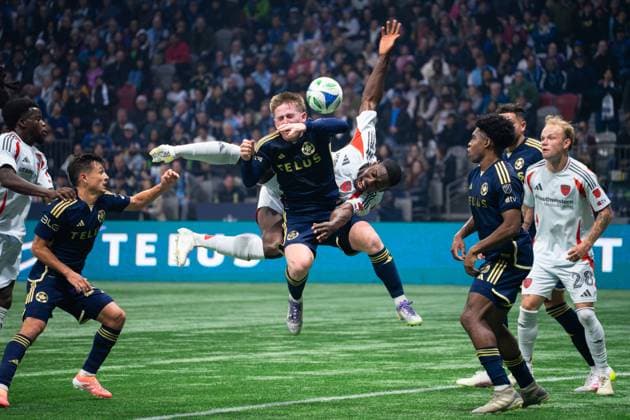 Tate Johnson (28 Vancouver Whitecaps FC) and Osaze Urhoghide (3 FC Dallas) collide in mid air during the Major League Soccer match between Vancouver Whitecaps FC and FC Dallas at BC Place Stadium in Vancouver, British Columbia, Canada (EDITORIAL USAGE ONLY). Copyright: xAmyxElle SPPx Sportspressphoto_SPR44486