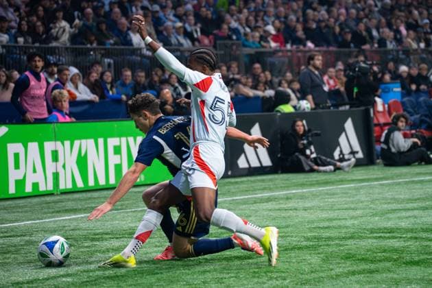 Sebastian Berhalter (16 Vancouver Whitecaps FC) and Kaick Ferreira (55 FC Dallas) battles for the ball during the Major League Soccer match between Vancouver Whitecaps FC and FC Dallas at BC Place Stadium in Vancouver, British Columbia, Canada (EDITORIAL USAGE ONLY). Copyright: xAmyxElle SPPx Sportspressphoto_SPR44487