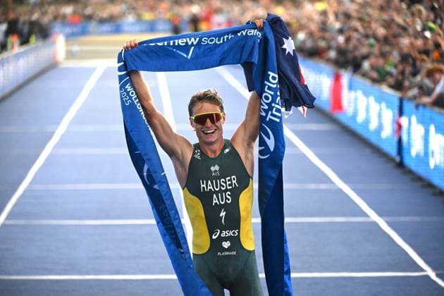WORLD TRIATHLON CHAMPIONSHIPS, Matthew Hauser of Australia wins the Elite Men™s final at the World Triathlon Championships in Wollongong, Sunday, October 19, 2025. ( NO ARCHIVING, EDITORIAL USE ONLY WOLLONGONG NEW SOUTH WALES AUSTRALIA  Copyright: xDEANxLEWINSx 20251019147016287907
