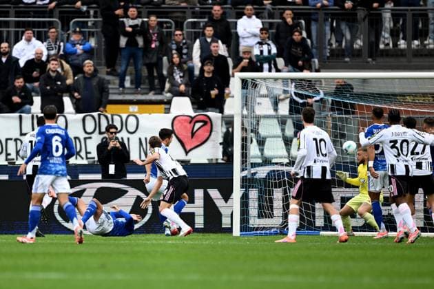 Mg Como 19 10 2025 - campionato di calcio serie A Como-Juventus foto Matteo Gribaudi Image nella foto: gol Marc Oliver Kempf 