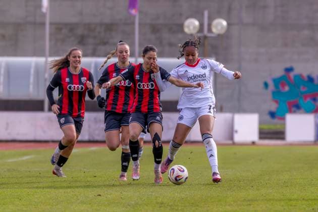 Ingolstadt, Germany 19 October 2025 2 BL Women 2025 2026 FC Ingolstadt 04 vs Eintracht Frankfurt II In the picture from left in the duel Annika Kömm Koemm FCI and Solveig Schlitter Frankfurt II Audi Sportpark Bayern Copyright: xFotostandx xSchäferx