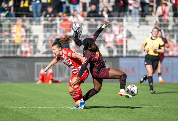 Soccer, Women, Season 2025 2026, Google Pixel Women Bundesliga 7 Matchday , 1 FC Union Berlin RB Leipzig, v l Katja Orschmann 1 Women 1 FC Union , Delice Boboy RB Leipzig , 19 10 2025, Copyright: xMatthiasxKochx