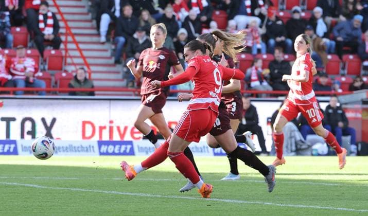 Sophie Weidauer scores the goal to make it 4 0 duel Match scene Action Sport Football Soccer Women Womens Bundesliga 7 Matchday Season 2025 2026 19 10 2025 1 FC Union Berlin vs RB Leipzig RBL DFL regulations prohibit any use of photographs as image sequences and or quasi video