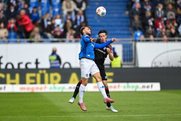 Killian Corredor SV Darmstadt 1898, 34 in duel with Jean Hugonet 1 FC Magdeburg, 24 , GER, SV Darmstadt 98 vs 1 FC Magdeburg Soccer, 2 Bundesliga, Matchday 9, Season 2025 2026, 19 10 2025 DFL REGULATES PROHIBIT ANY USE OF PHOTOGRAPHS AS IMAGE SEQUENCES AND OR QUASI VIDEO GER, SV Darmstadt 98 vs 1 FC Magdeburg Football, 2 Bundesliga, Matchday 9, Season 2025 2026, 19 10 2025 Darmstadt Copyright: xEibner-Pressefoto FlorianxWiegandx EP_FWD