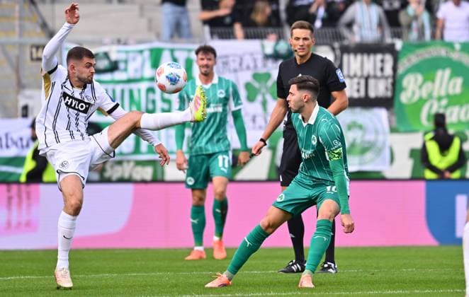19 10 2025 Soccer season 2025 2026 2 Soccer Bundesliga 09 Matchday SV Elversberg SVE SpVgg Greuther Fürth Kleeblatt Sportfoto Zink xwoxzix DFL regulations prohibit any use of photographs as image sequences and or quasi video only for editorial use Lukasz Poreba 8, SV Elversberg Branimir Hrgota 10, SpVgg Greuther Fürth