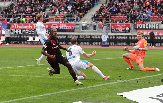 19 10 2025 Soccer Season 2025 2026 2 Soccer Bundesliga 09 Matchday 1 FC Nürnberg FCN Club KSV Holstein Kiel Störche Sportfoto Zink DaMa xdaxmax DFL regulations prohibit any use of photographs as image sequences and or quasi video only for editorial use Jubel Freude Torjubel nach Tor zum 1 0 Mohamed Ali Zoma 23, 1 FC Nuremberg FCN cheers happy goal scorer Mohamed Ali Zoma 23, 1 FC Nuremberg FCN Carl Anders Lorentz Johansson 5, Holstein Kiel Jonas Krumrey 21, Holstein Kiel disappointed disappointment
