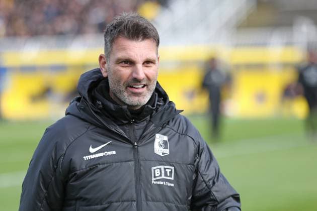 Soccer Regionalliga Nordost 1 FC Lok Leipzig BSG Chemie Leipzig 19 10 2025 Head Coach Adrian Alipour Chemie Leipzig Soccer, Regionalliga Nordost, Season 2025 2026, Matchday 12 1 FC Lok Leipzig vs BSG Chemie Leipzig on 19 10 2025 at Bruno Plache Stadium, Leipzig Copyright: xBEAUTIFULxSPORTS JanxKaeferx