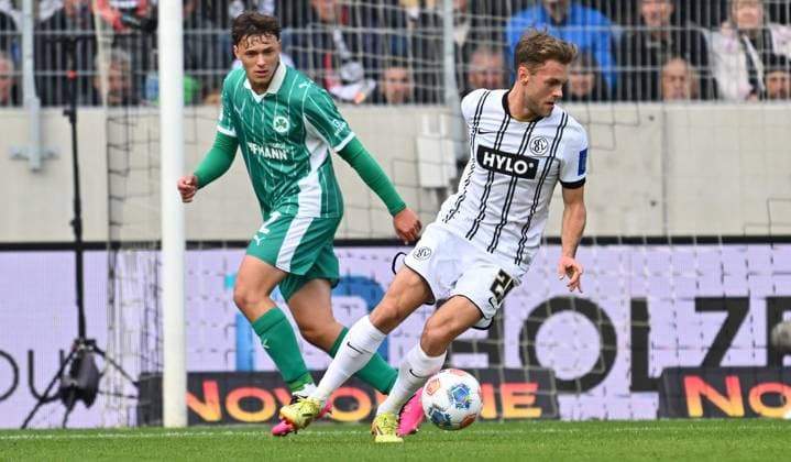 19 10 2025 Soccer Season 2025 2026 2 Soccer Bundesliga 09 Matchday SV Elversberg SVE SpVgg Greuther Fürth Kleeblatt Sportfoto Zink xwoxzix DFL regulations prohibit any use of photographs as image sequences and or quasi video only for editorial use Lukas Reich 2, SpVgg Greuther Fürth Tom Zimmerschied 29, SV Elversberg